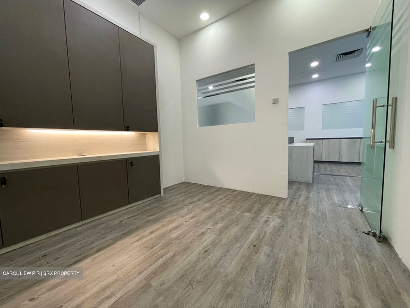 Robinson Square (D1), Office #553703051